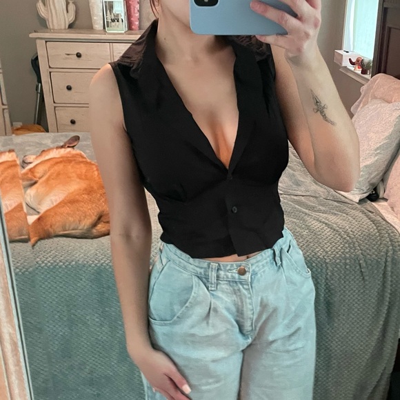 NWT Fashion Nova Back Short Sleeve Button down Top - Picture 8 of 10